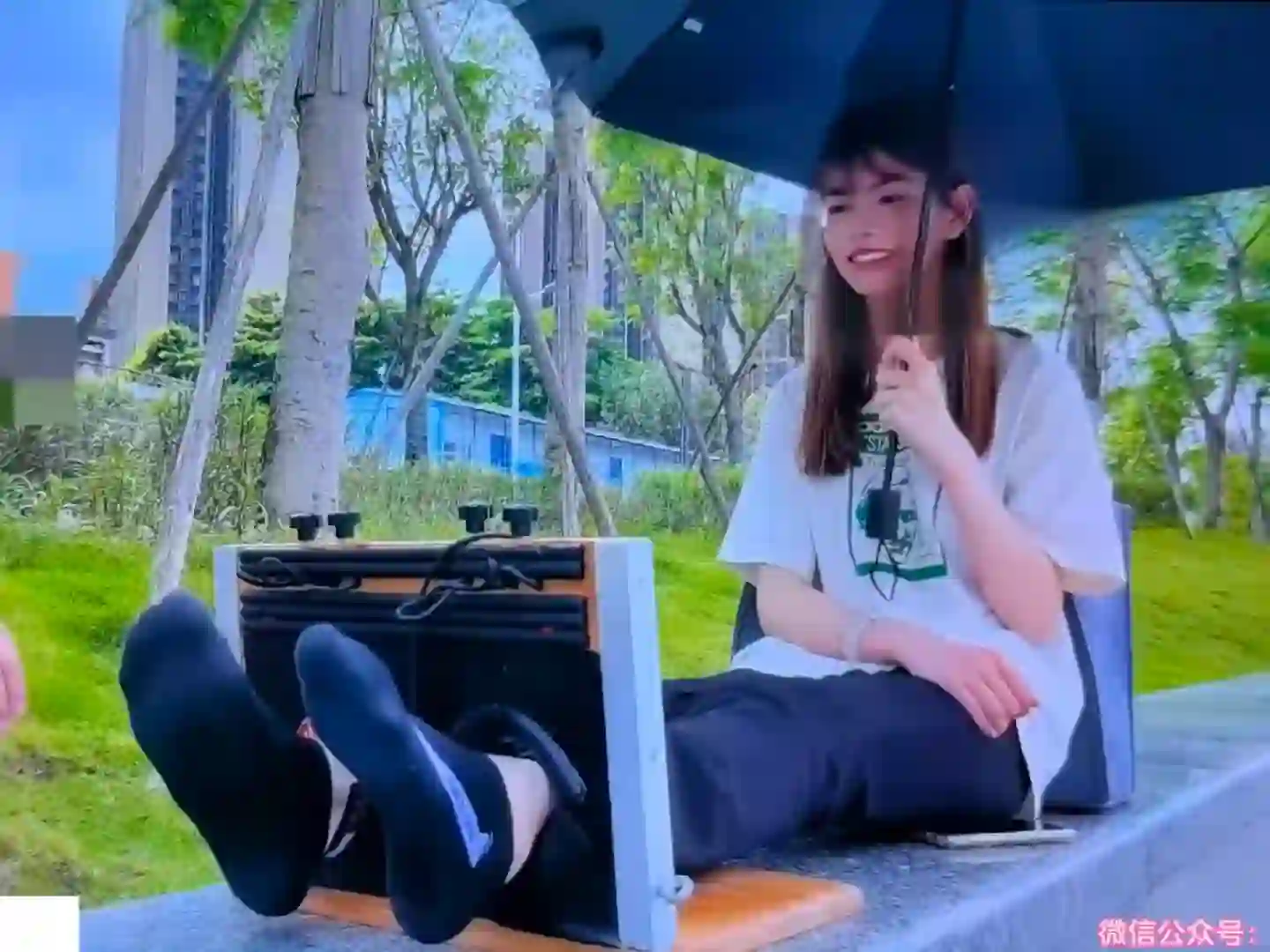 澳门tk 户外拍摄挠美女脚心-TK剧场